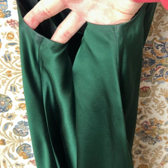 LAFAYETTE 148 NEW YORK Silk Tank Top in Emerald Green 4 - Picture 13 of 14